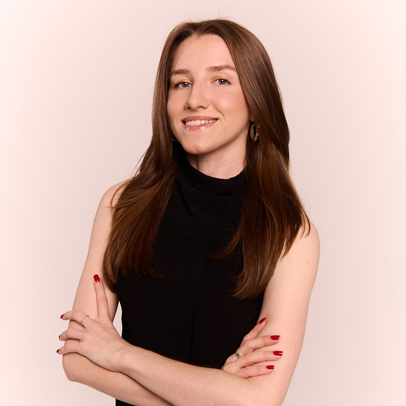 Юлия Сюрсина, преподаватель по обществознанию в школе insperia